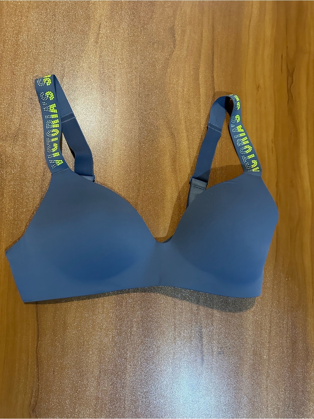 Victoria’s Secret Wireless T-Shirt Bra 34D‎ Gray Logo Strap Lightly Lined